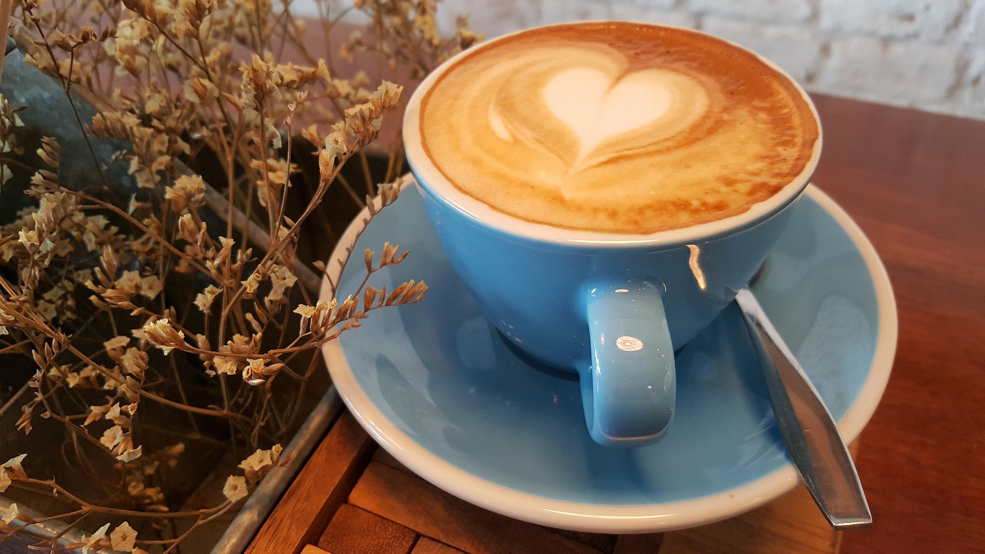 Flat white with latte art