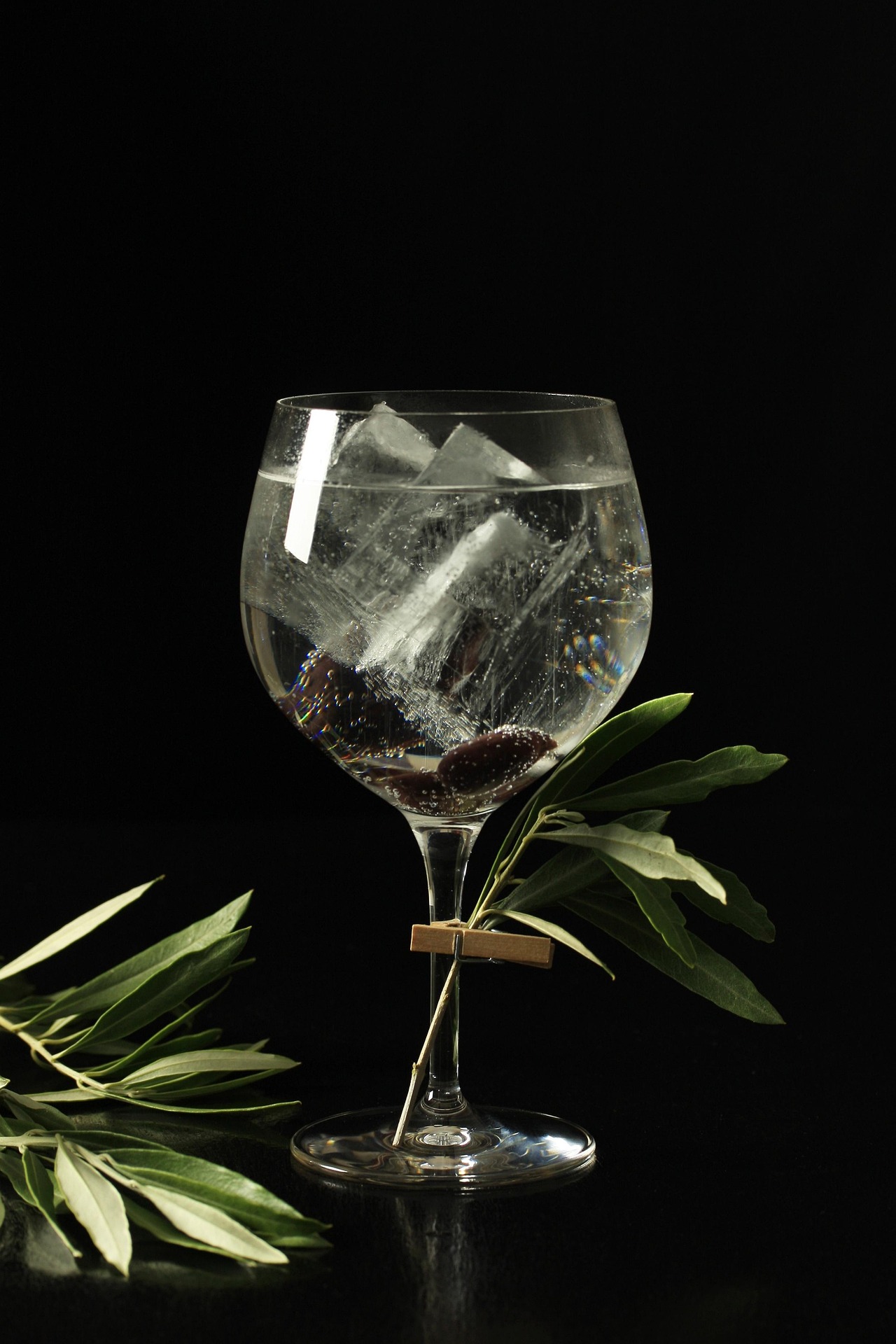 Espresso tonic with fresh citrus garnish