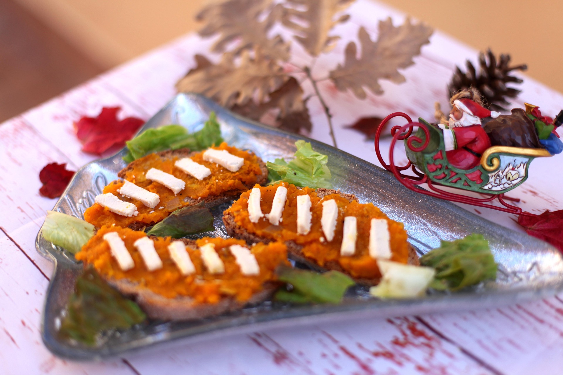 Savory toast topped with roasted pumpkin and greens